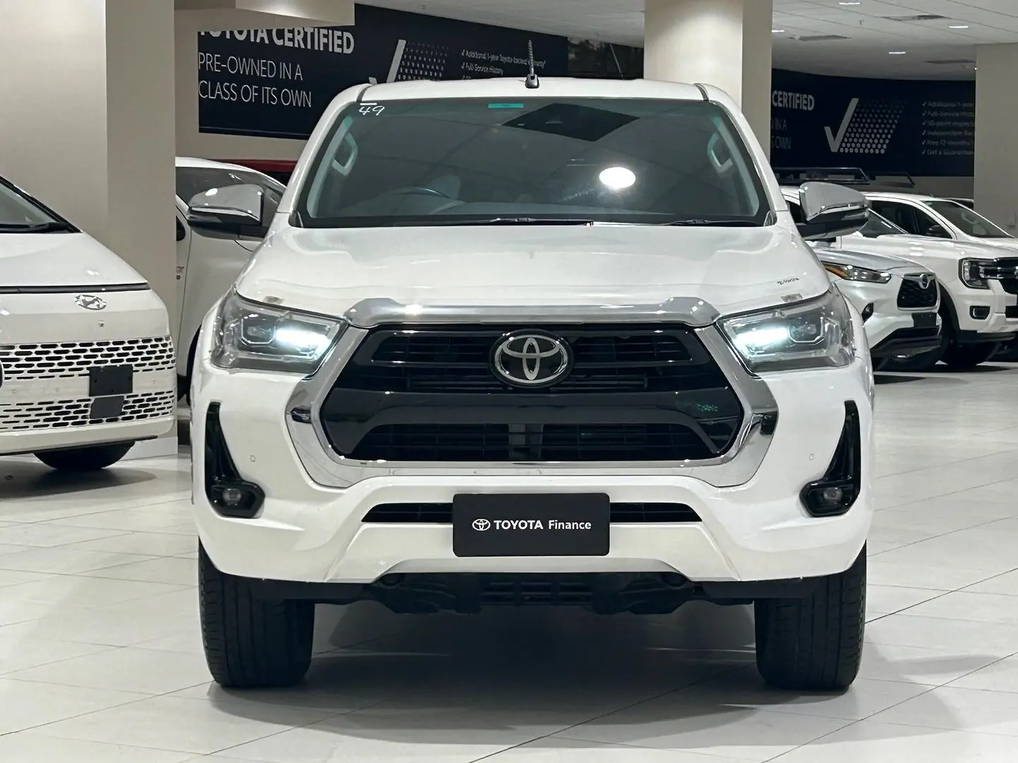 2021 Toyota Hilux Gallery Image 4