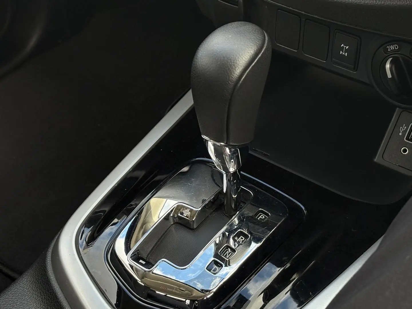 2020 Nissan Navara Gallery Image 23
