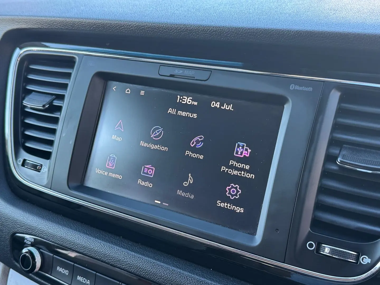 2018 Kia Carnival Gallery Image 17