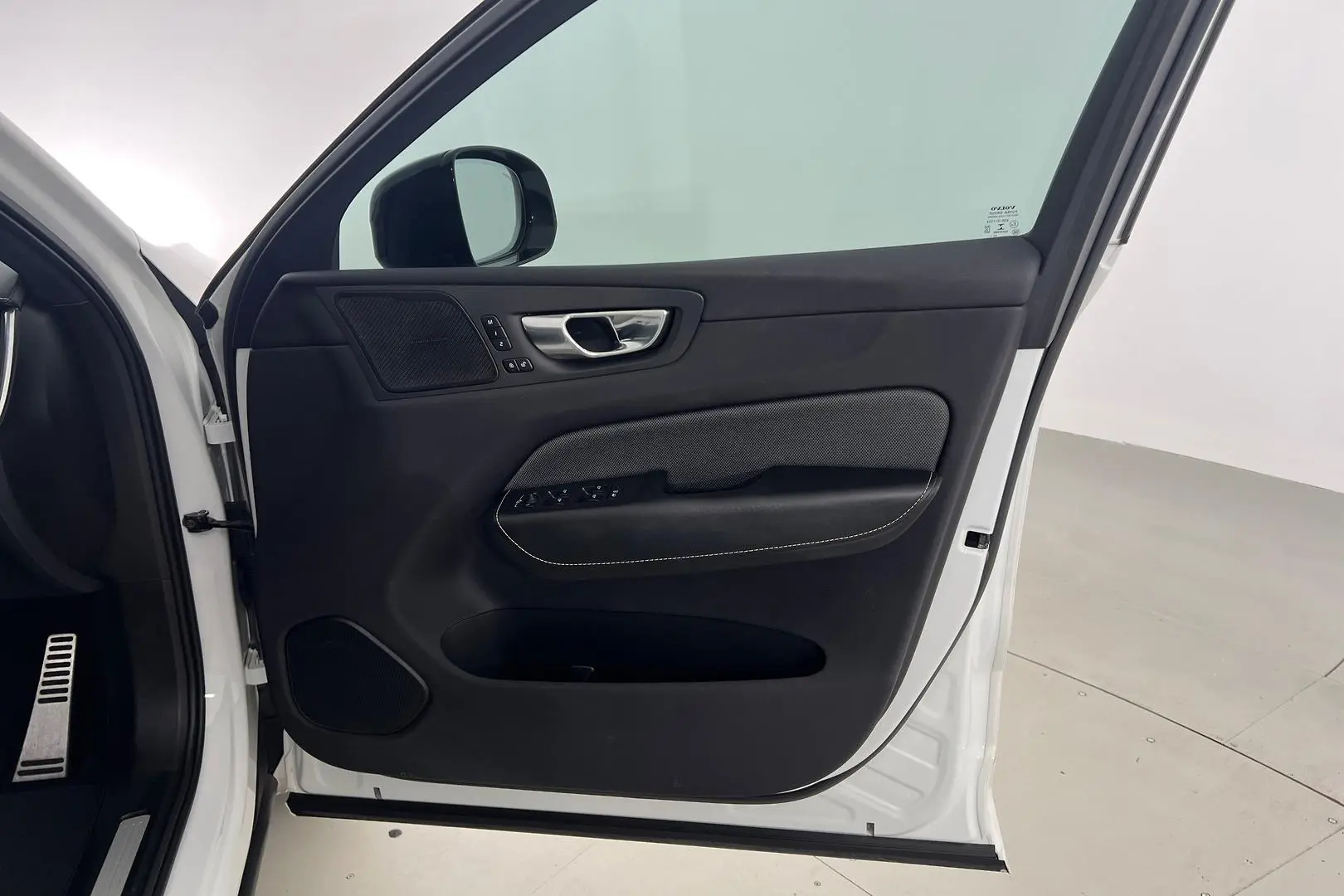 2021 Volvo XC60 Gallery Image 11