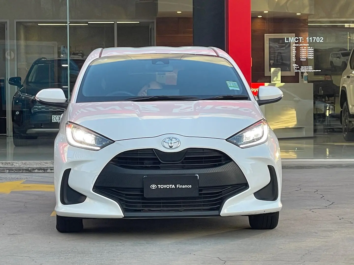 2020 Toyota Yaris Gallery Image 7