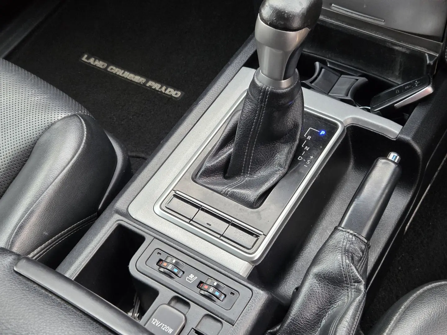 2020 Toyota Landcruiser Prado Gallery Image 20