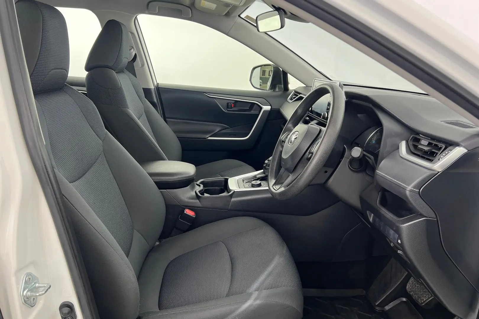 2019 Toyota RAV4 Gallery Image 11