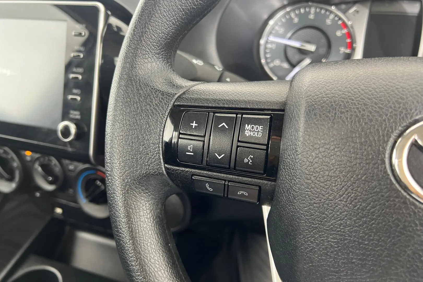 2022 Toyota Hilux Gallery Image 19