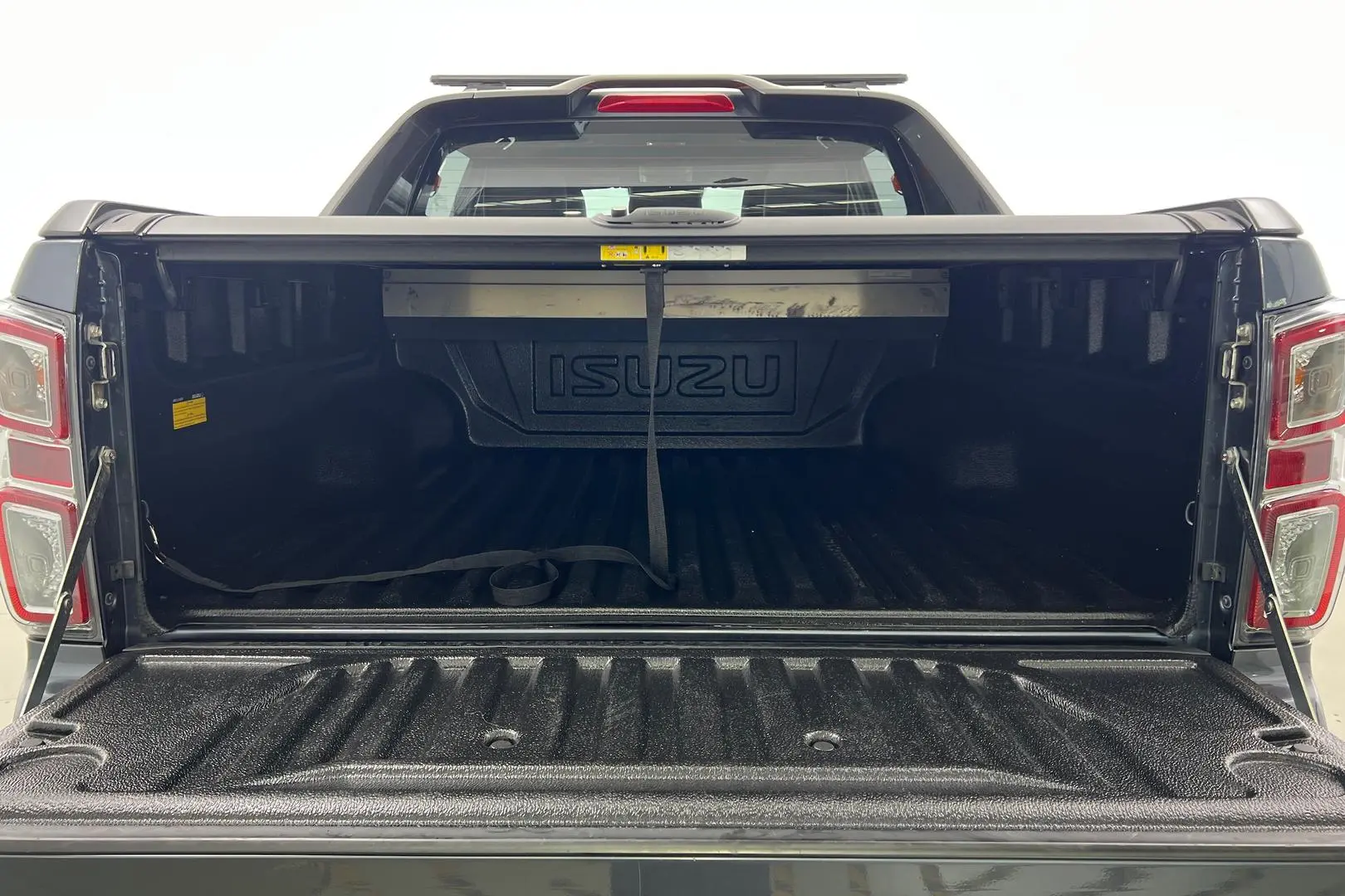 2022 Isuzu D-MAX Gallery Image 24