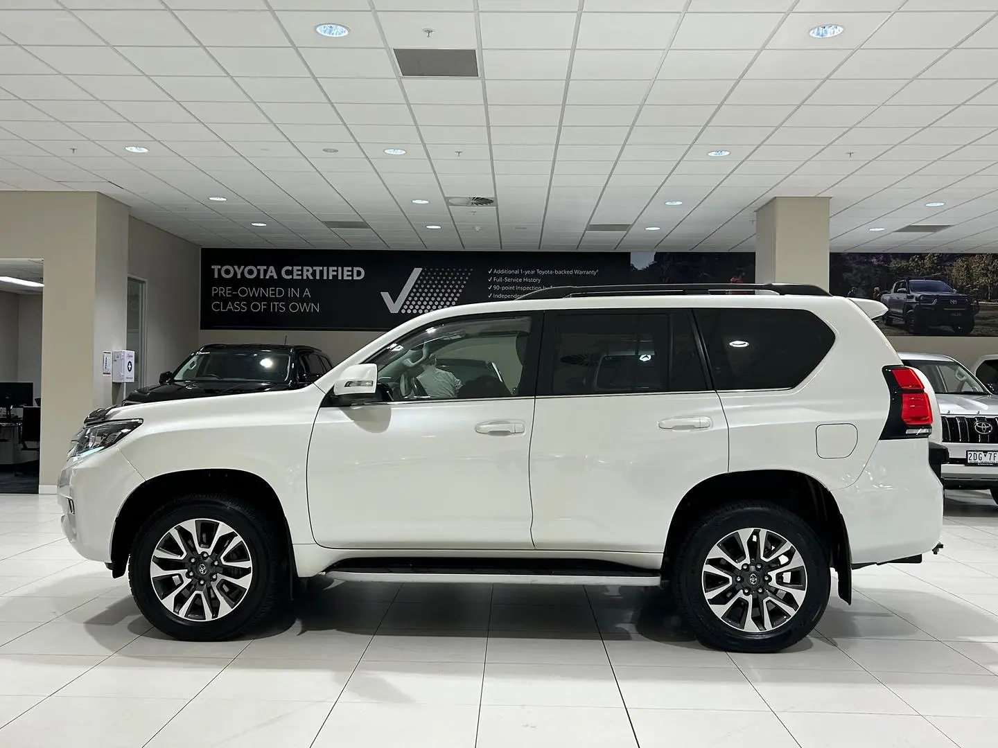 2023 Toyota Landcruiser Prado Gallery Image 6