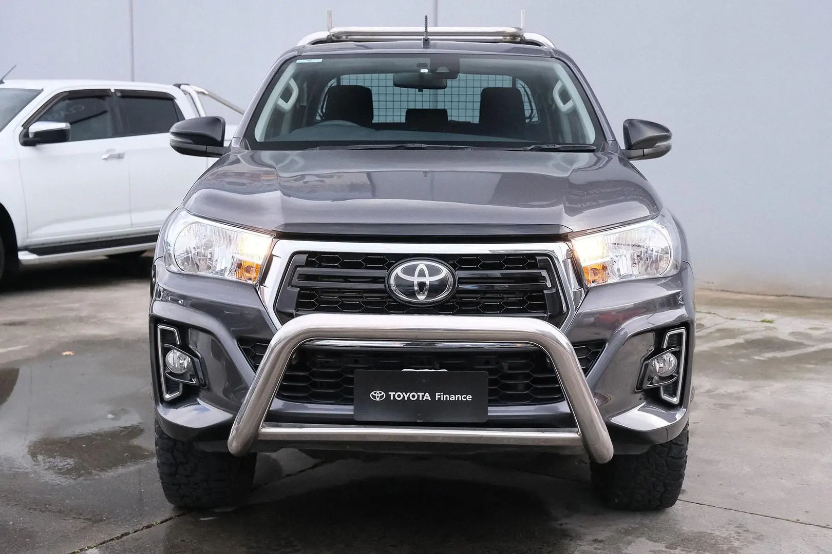 2019 Toyota Hilux Gallery Image 3