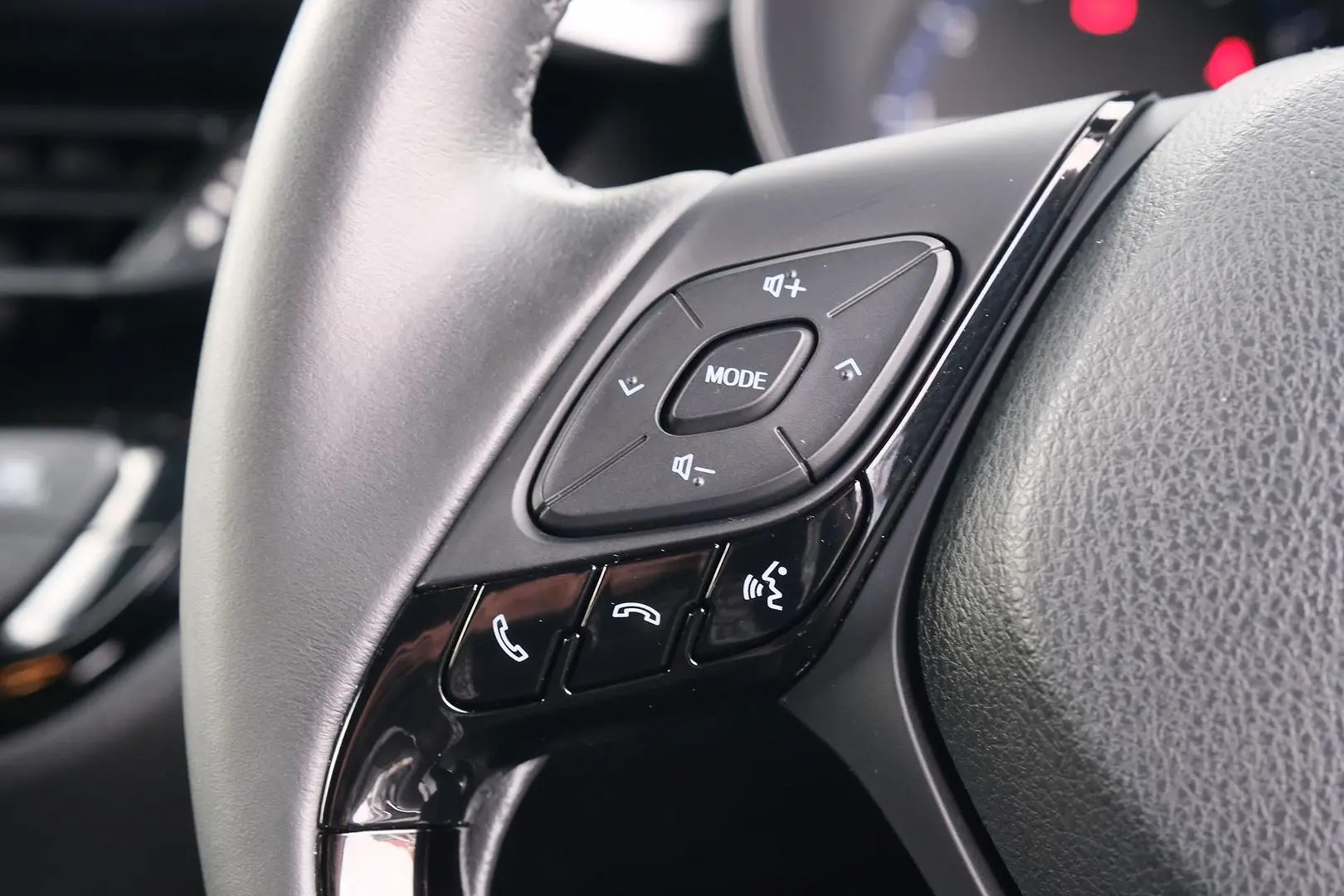 2023 Toyota C-HR Gallery Image 15