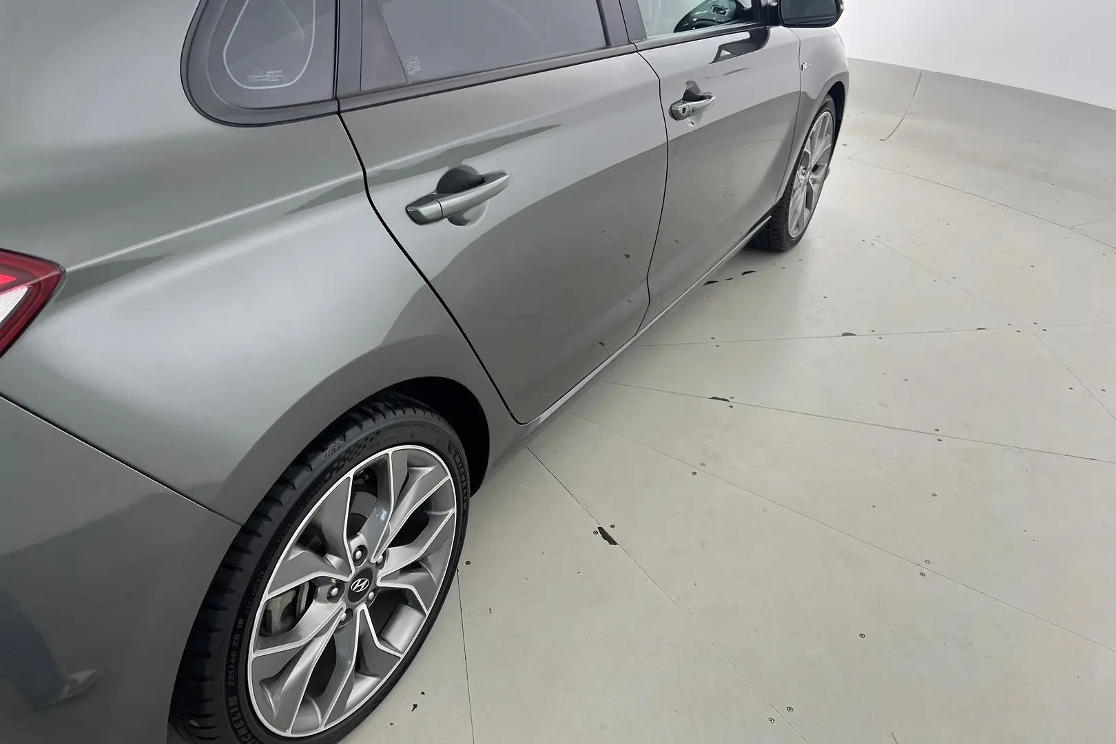 2021 Hyundai i30 Gallery Image 10