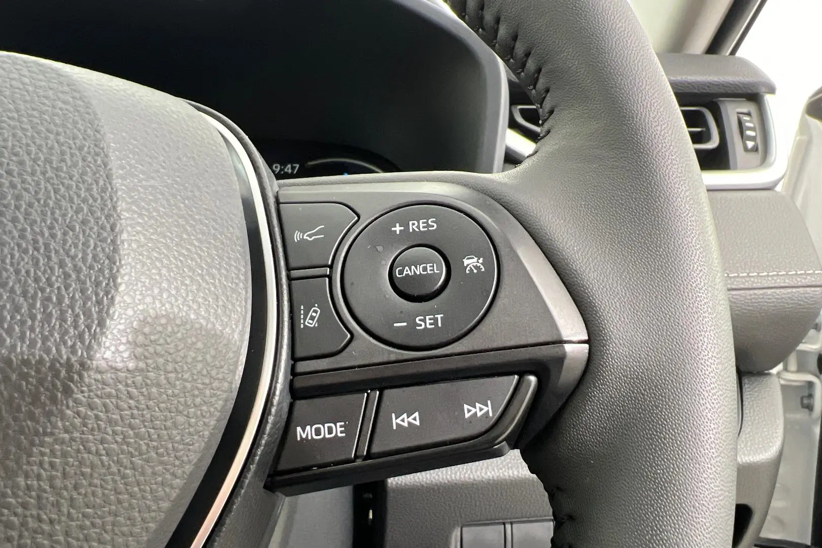 2024 Toyota RAV4 Gallery Image 17