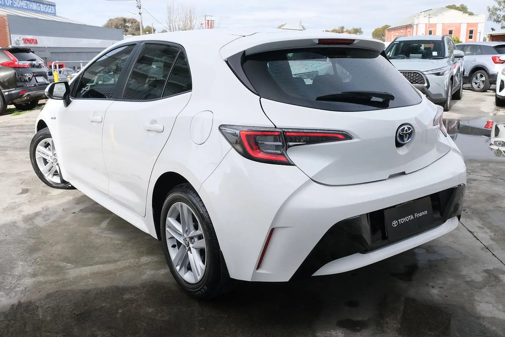 2020 Toyota Corolla Gallery Image 2