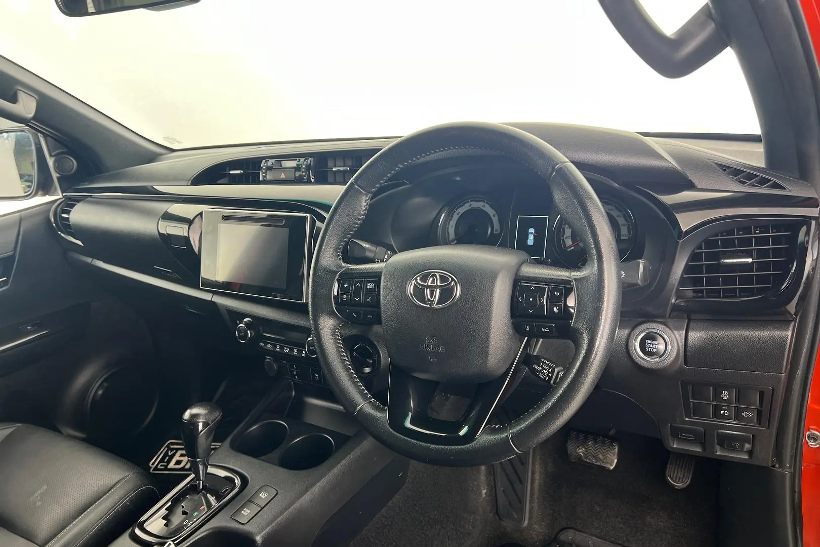 2019 Toyota Hilux Gallery Image 13