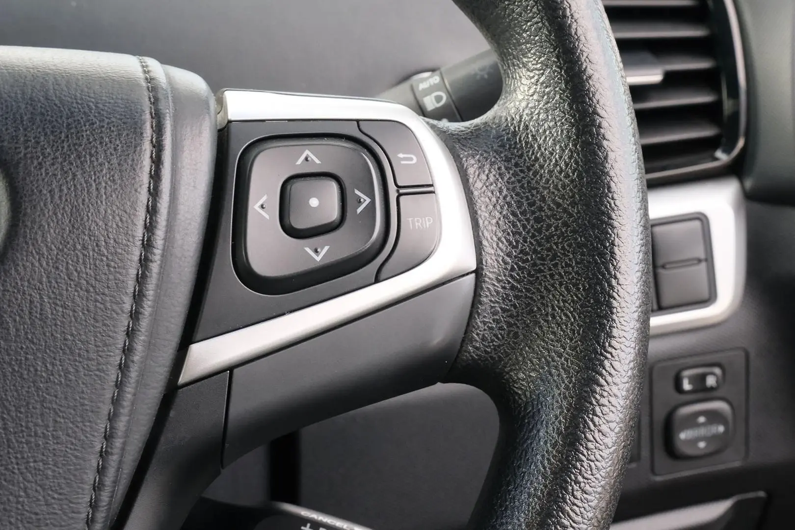 2017 Toyota Tarago Gallery Image 15