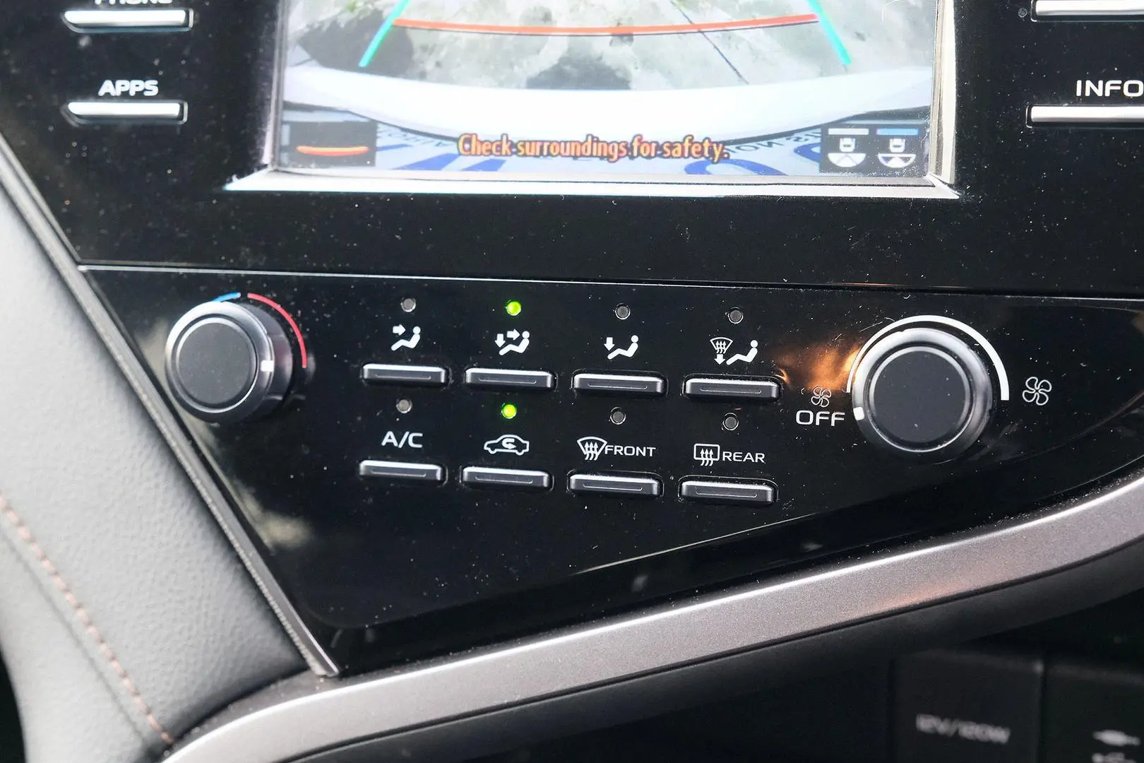 2019 Toyota Camry Gallery Image 20