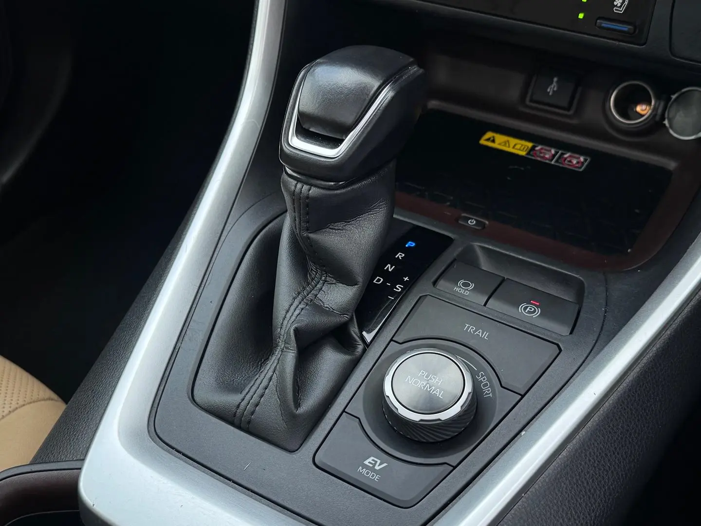 2022 Toyota RAV4 Gallery Image 16