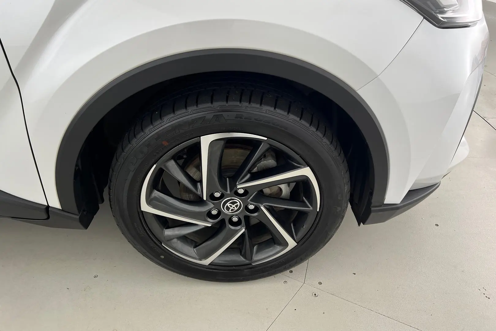 2022 Toyota C-HR Gallery Image 22