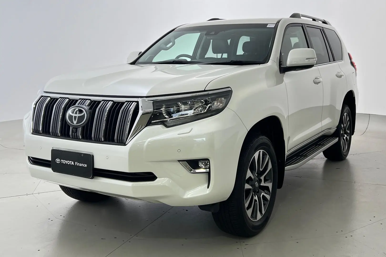 2022 Toyota Landcruiser Prado Gallery Image 2