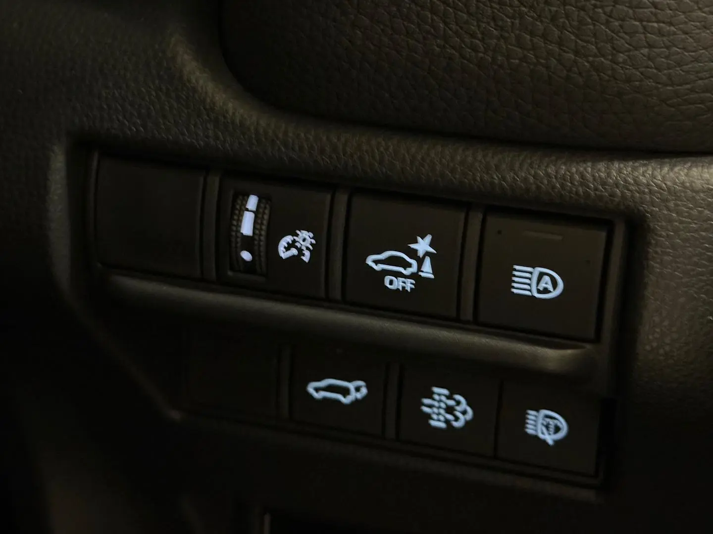 2025 Toyota Landcruiser Prado Gallery Image 32
