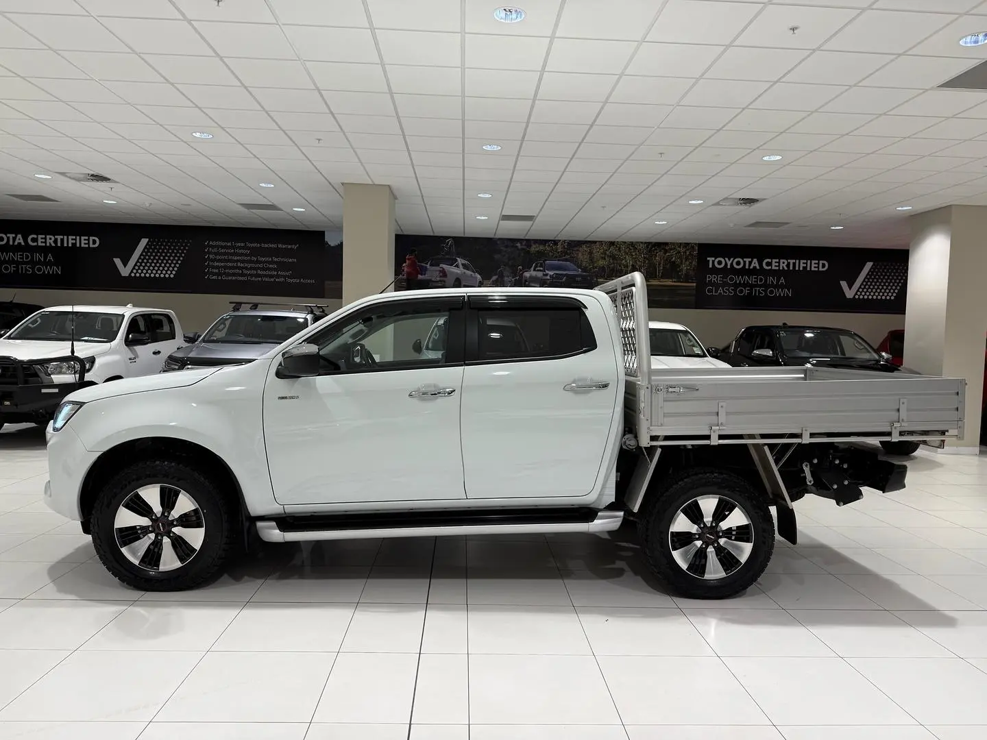 2022 Isuzu D-MAX Gallery Image 6