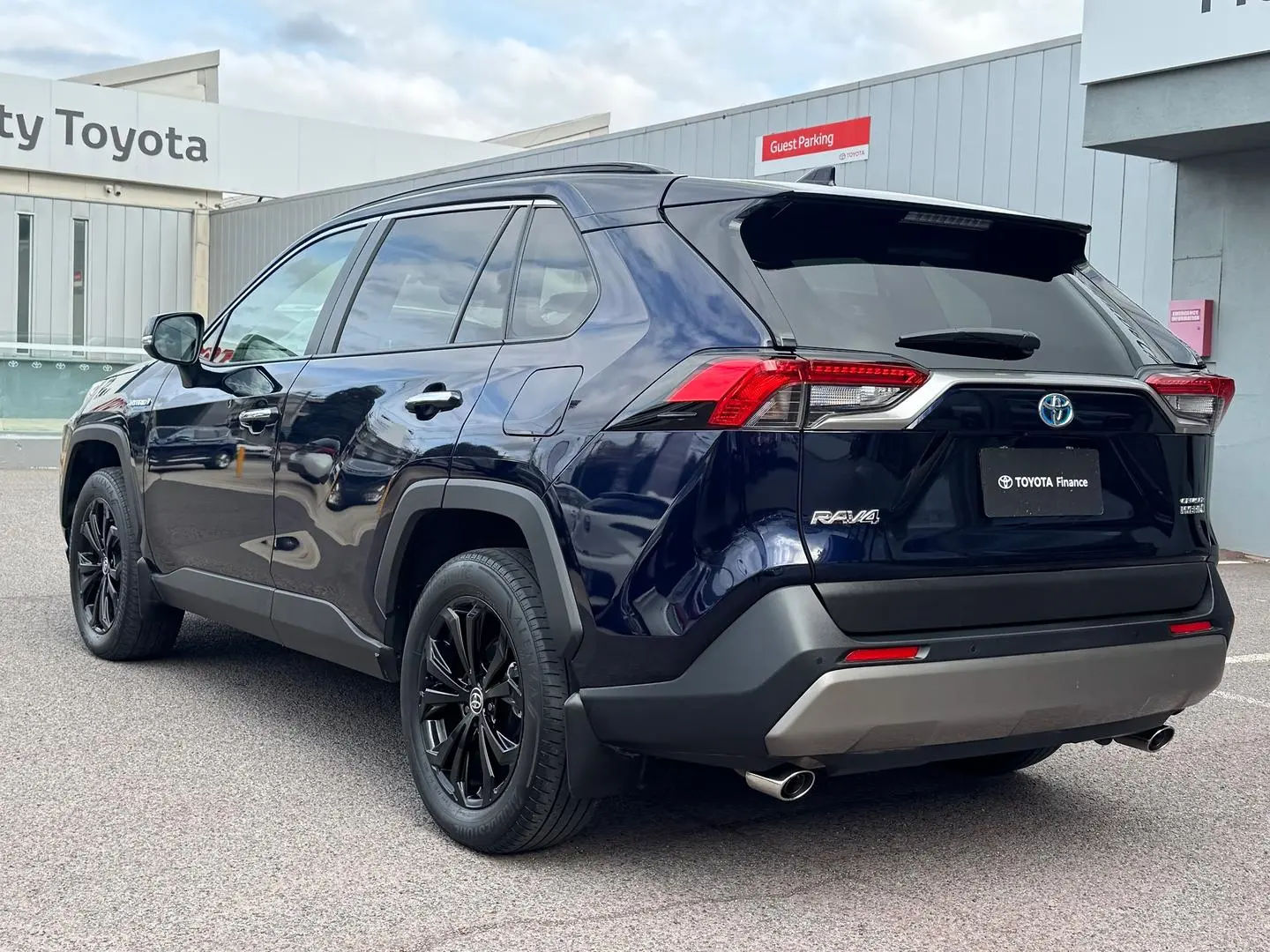2022 Toyota RAV4 Gallery Image 7