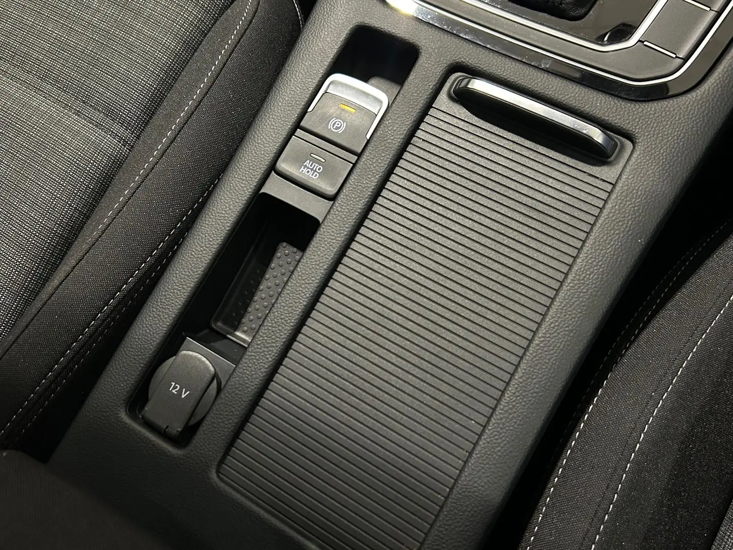 2022 Volkswagen Passat Gallery Image 18