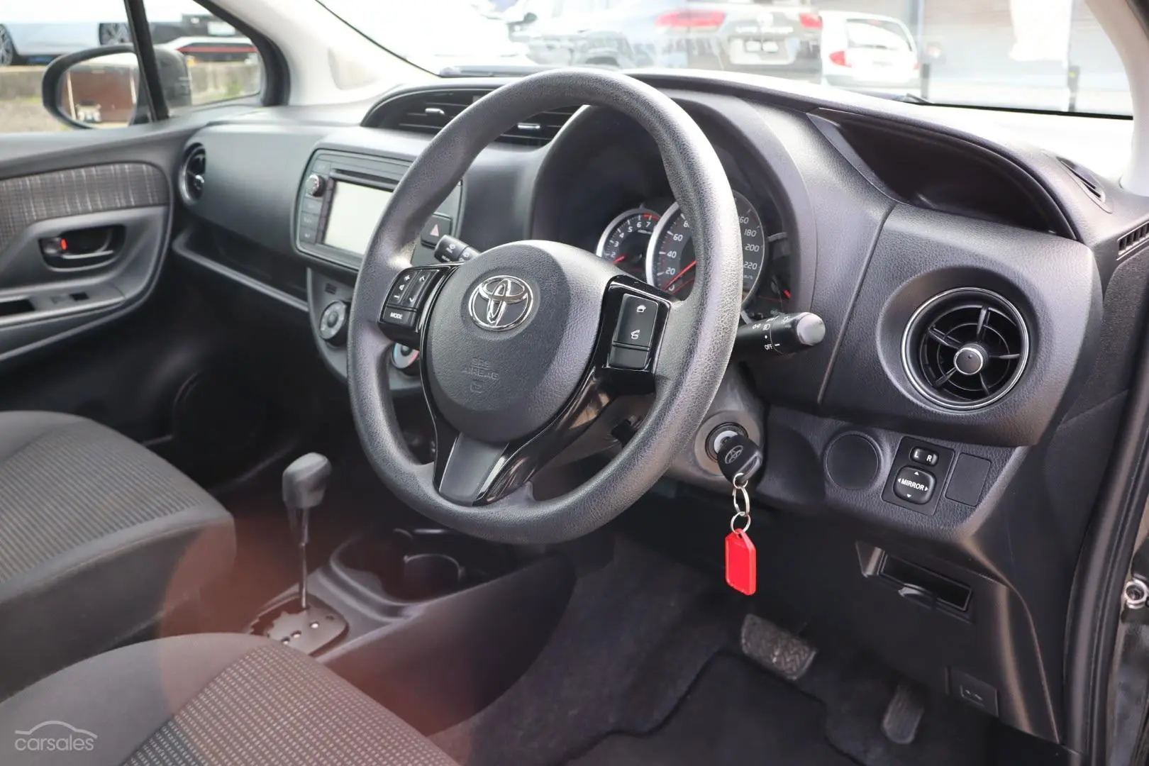 2017 Toyota Yaris Image 41