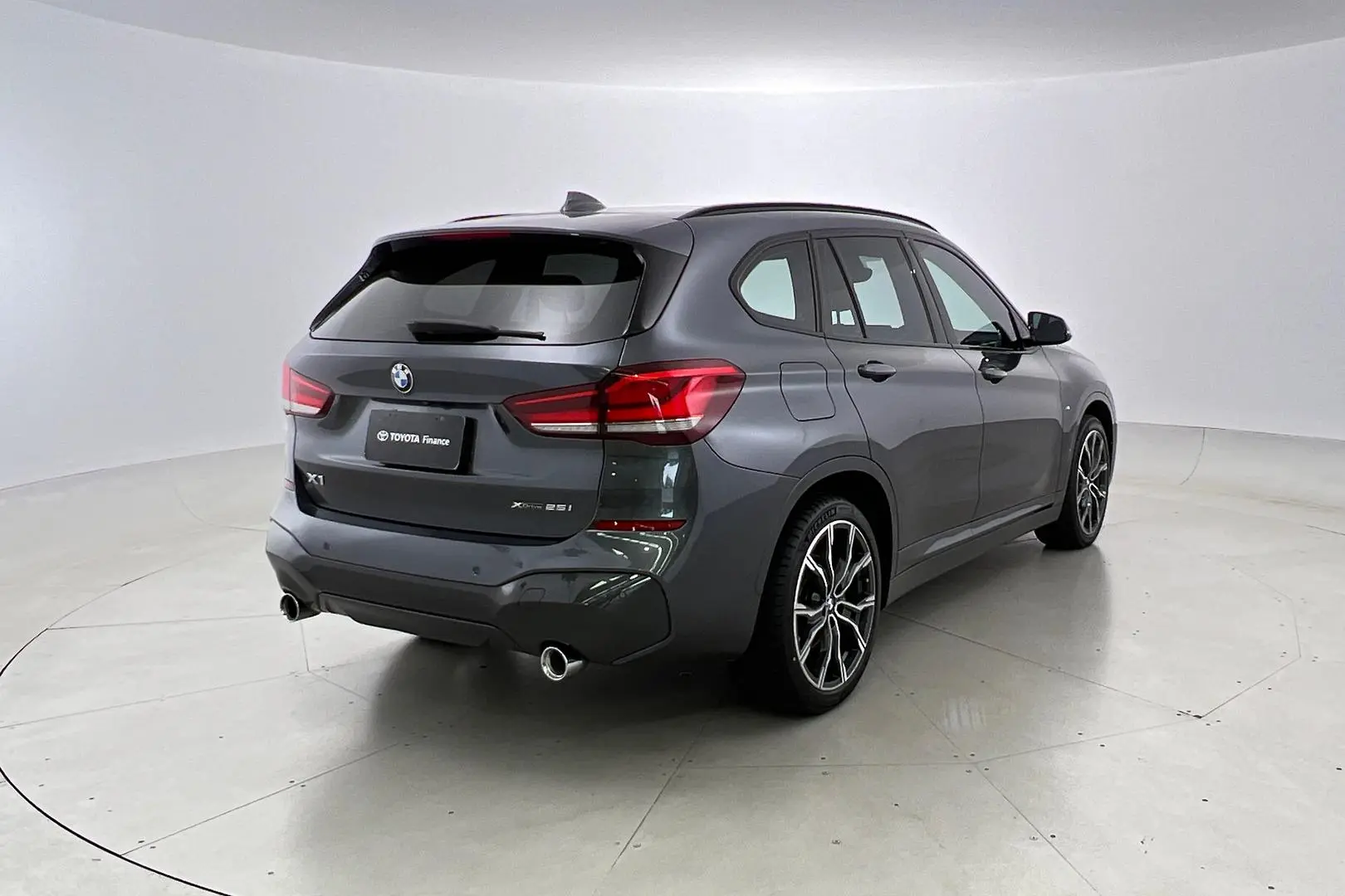 2020 Bmw X1 Gallery Image 3