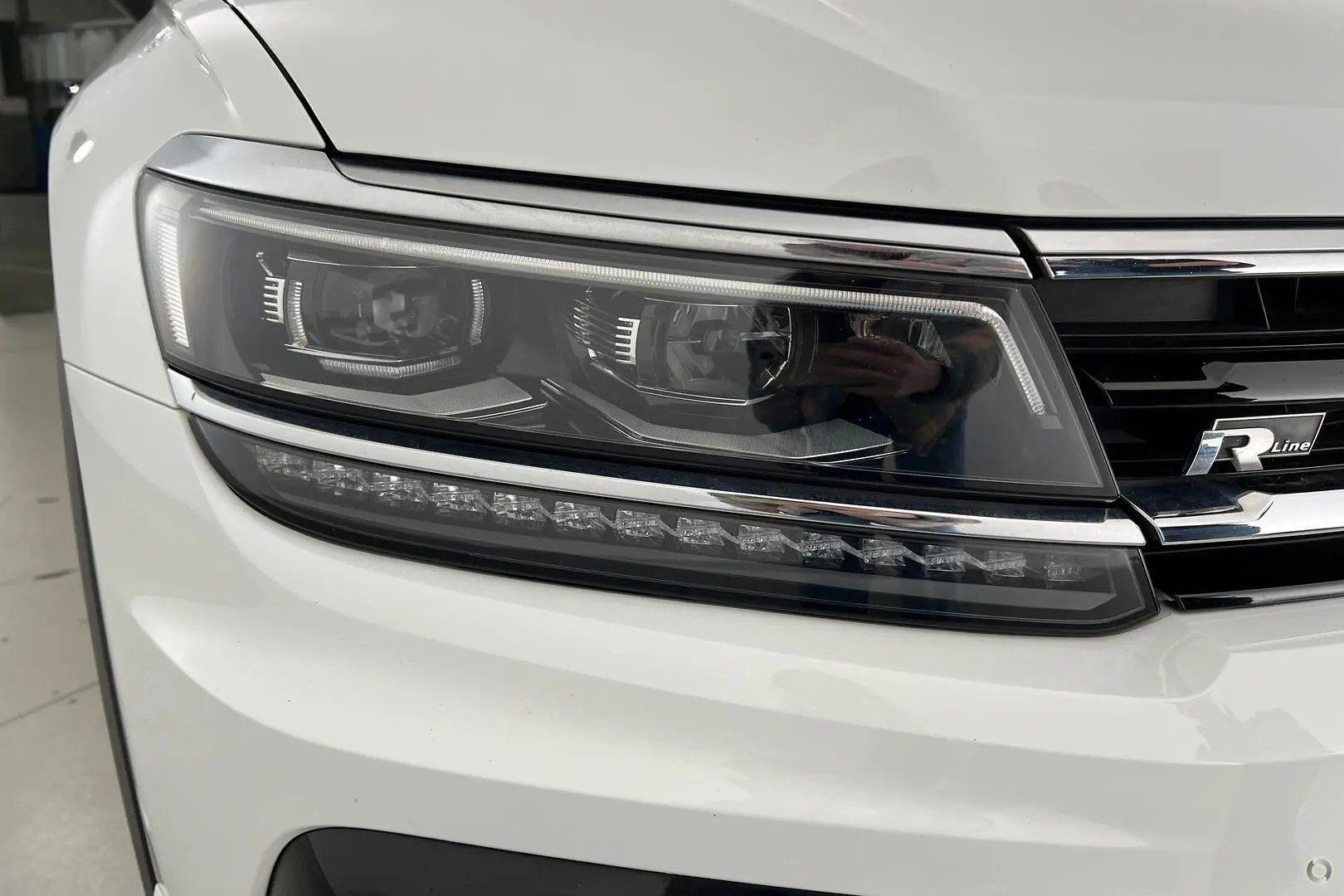 2021 Volkswagen Tiguan Gallery Image 2