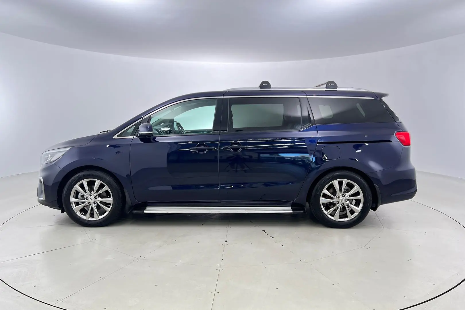 2019 Kia Carnival Gallery Image 7