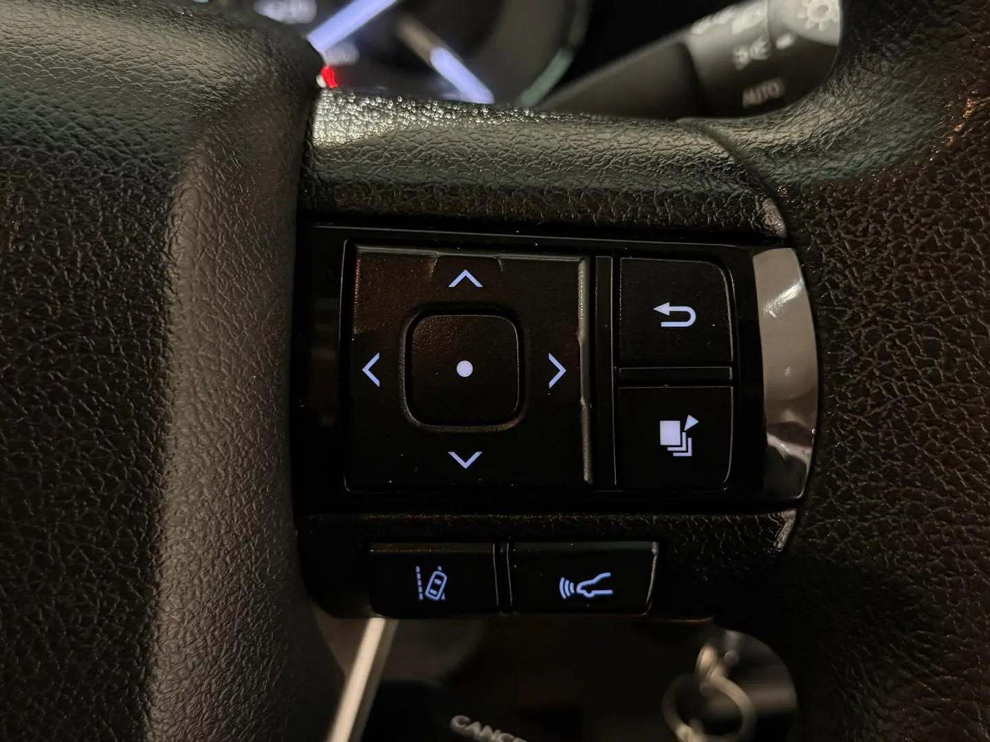2021 Toyota Hilux Gallery Image 15