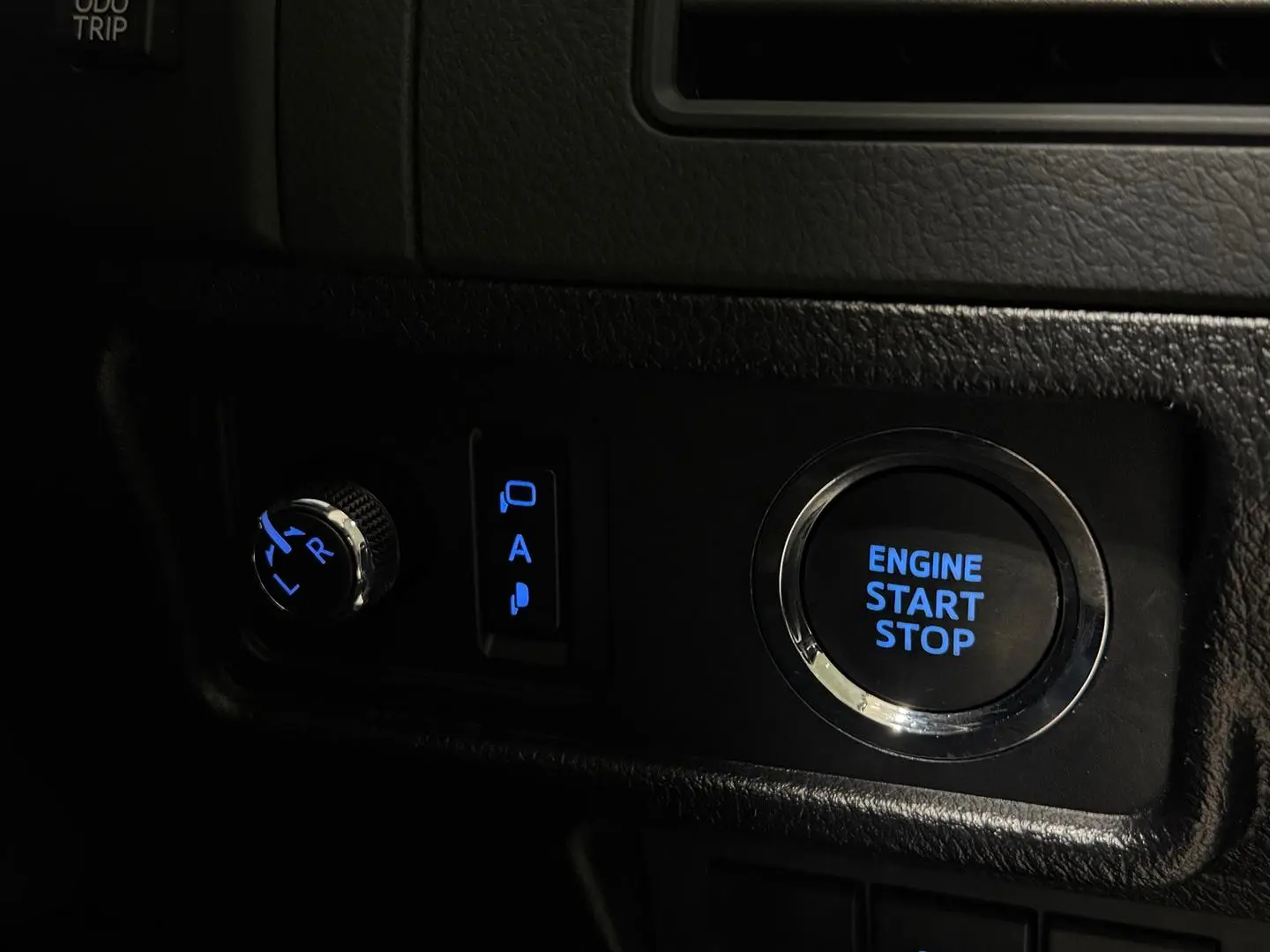 2022 Toyota Landcruiser Prado Gallery Image 25