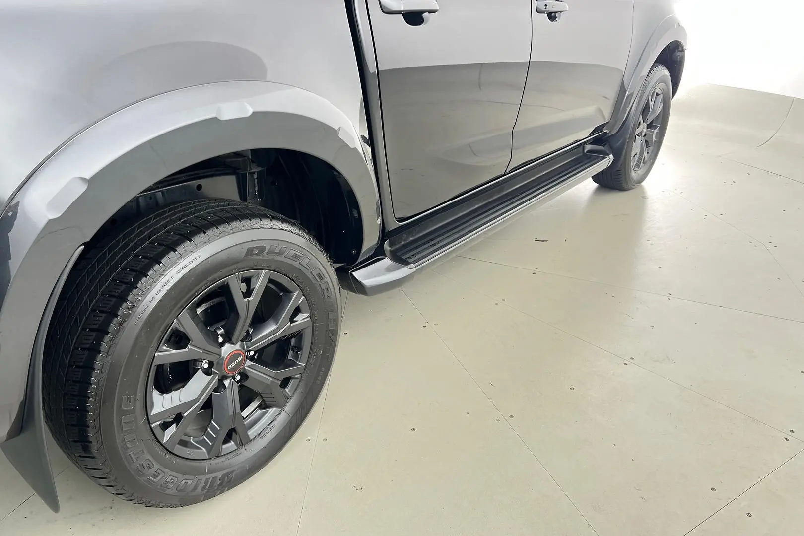 2023 Isuzu D-MAX Gallery Image 5