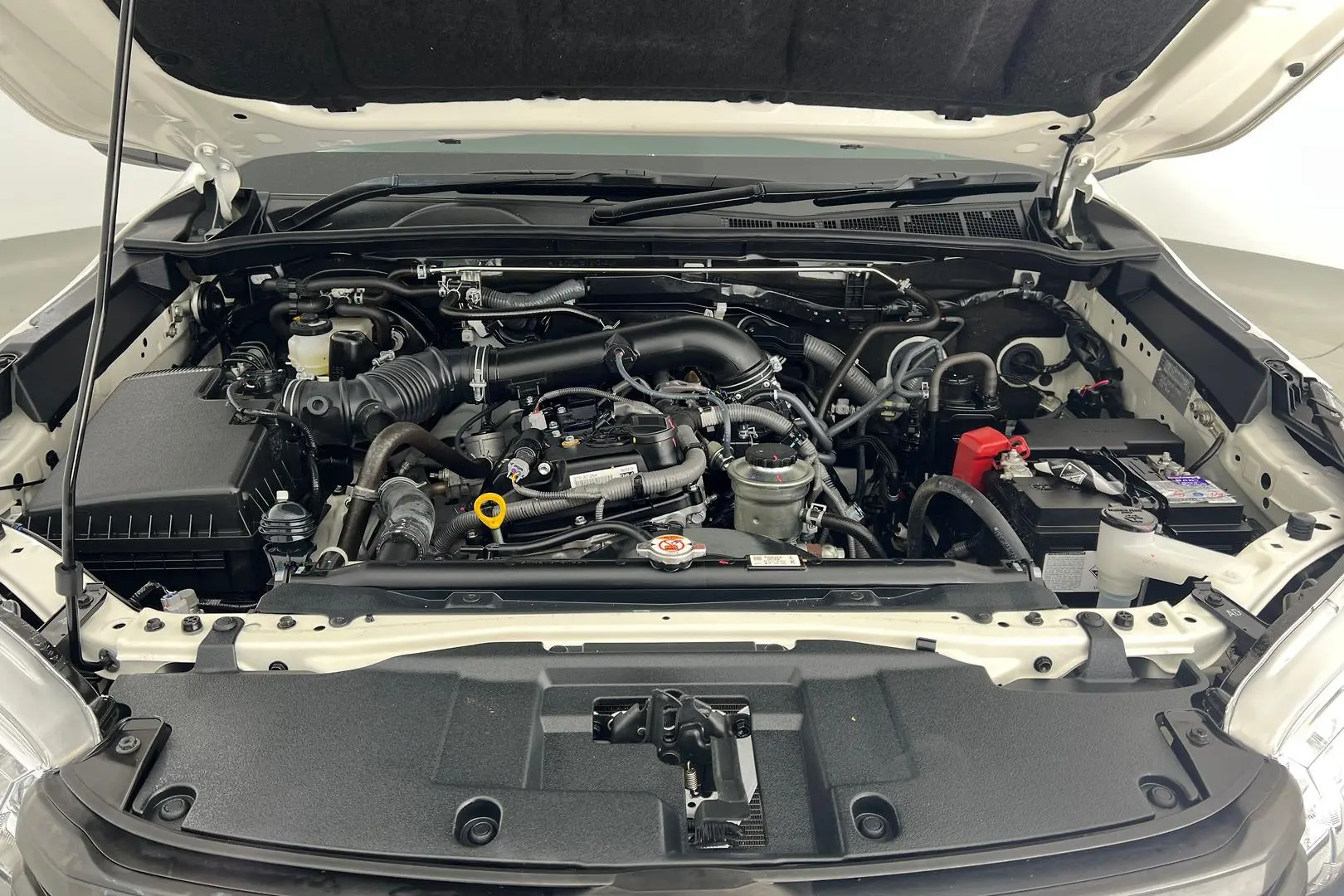 2022 Toyota Hilux Gallery Image 16