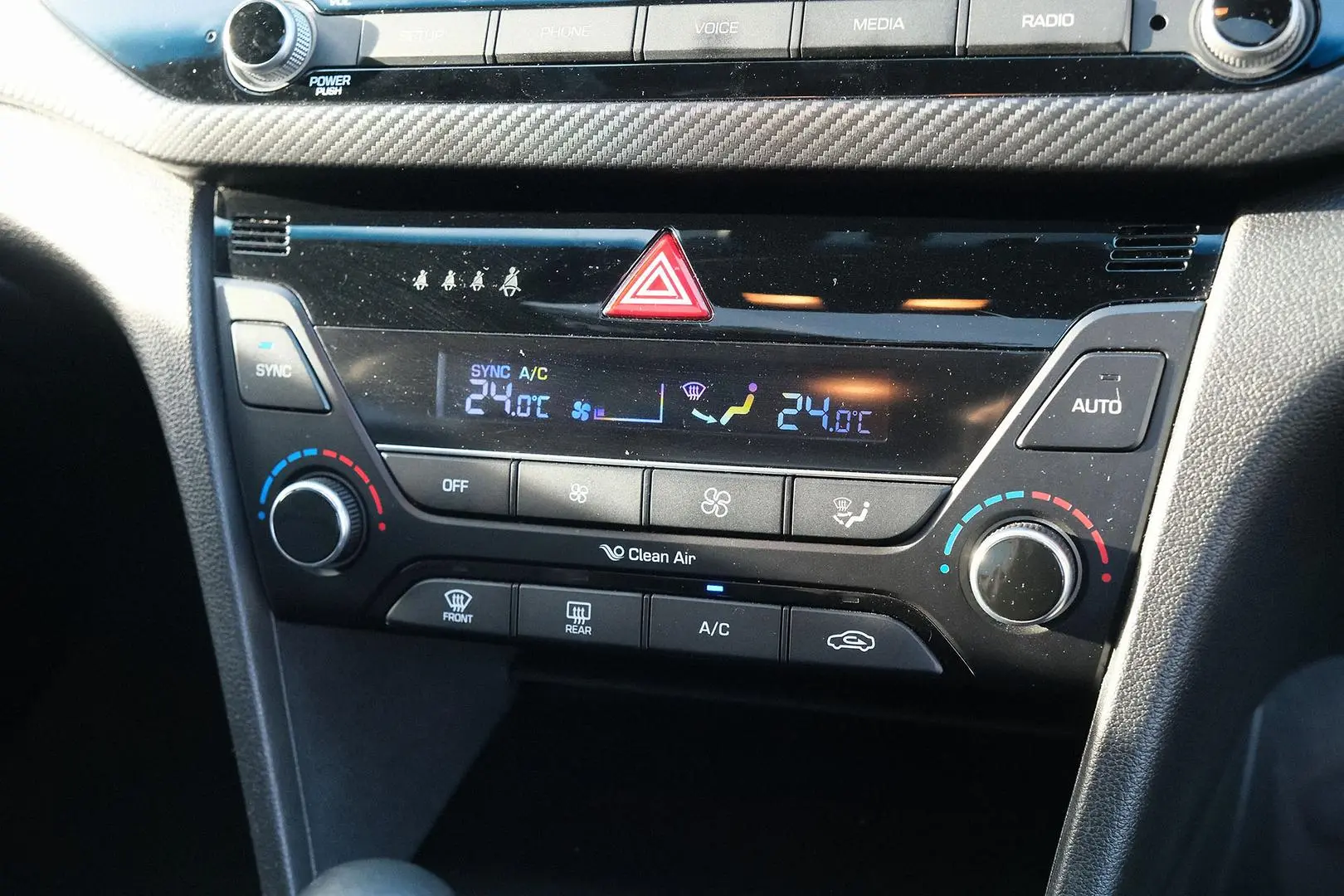 2017 Hyundai Elantra Gallery Image 21
