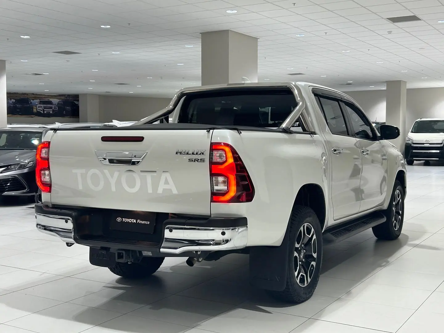 2021 Toyota Hilux Gallery Image 10