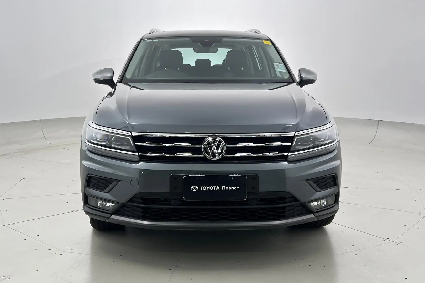 2021 Volkswagen Tiguan Gallery Image 10