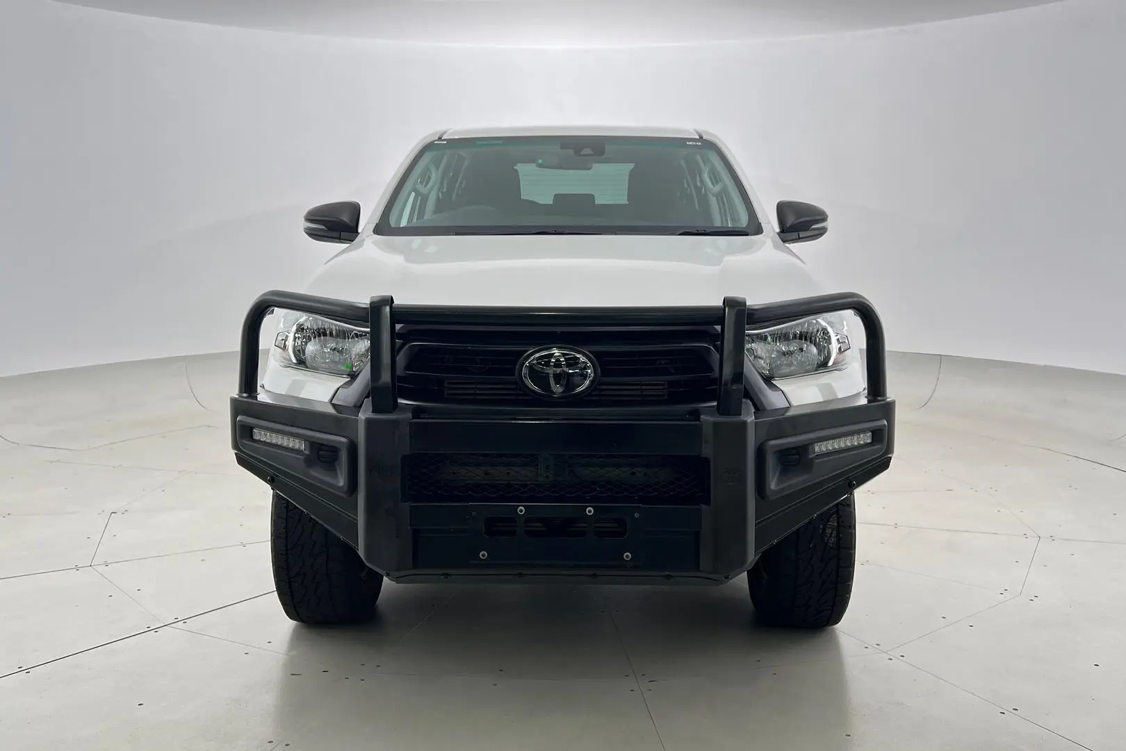 2021 Toyota Hilux Gallery Image 5