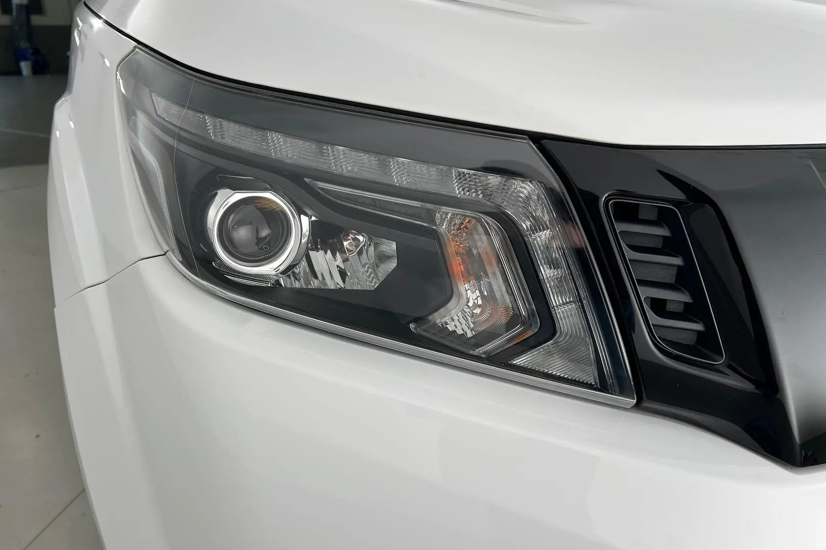 2020 Nissan Navara Gallery Image 22