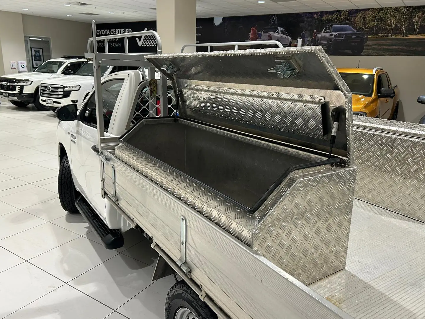 2020 Toyota Hilux Gallery Image 11