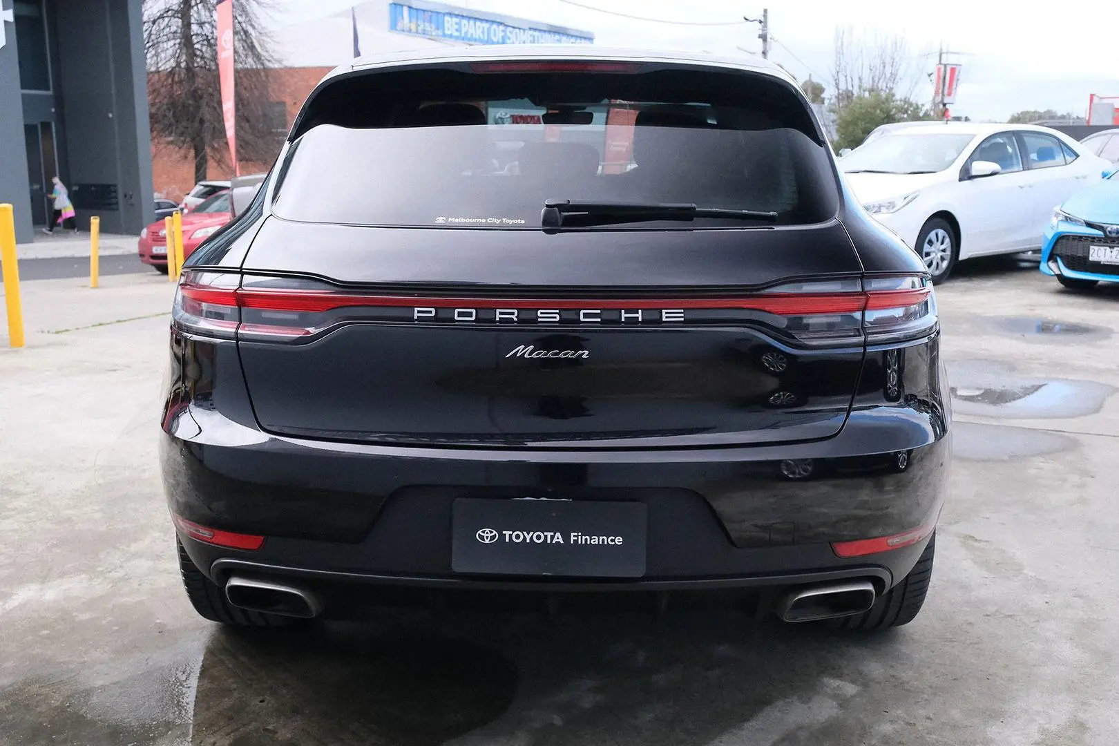 2020 Porsche Macan Gallery Image 4