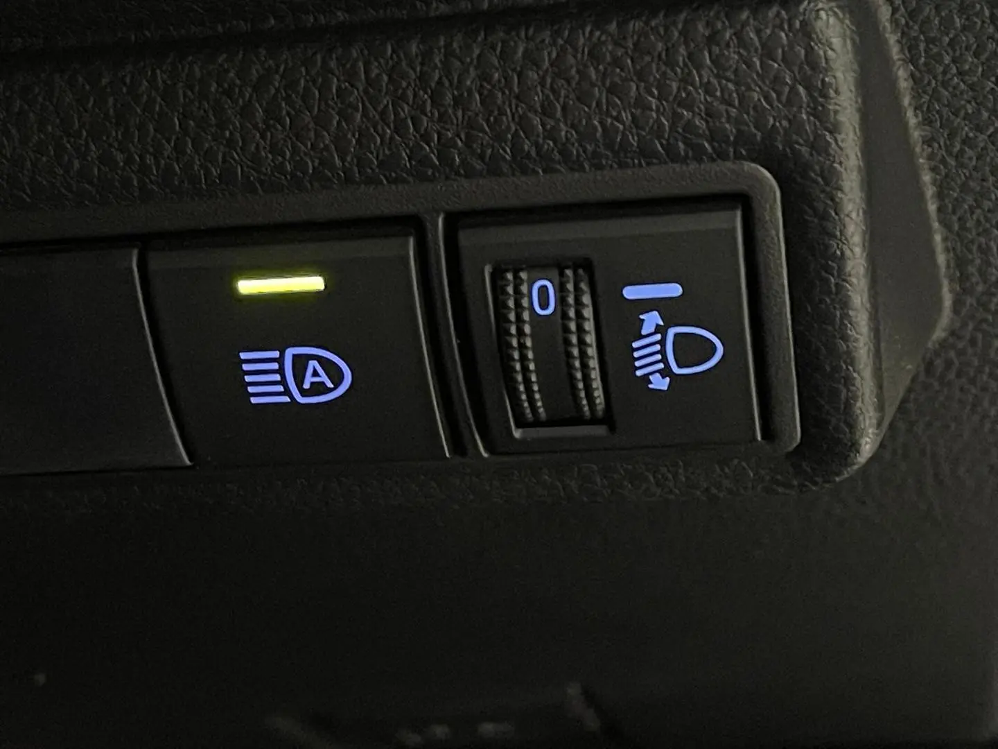 2020 Toyota Corolla Gallery Image 15