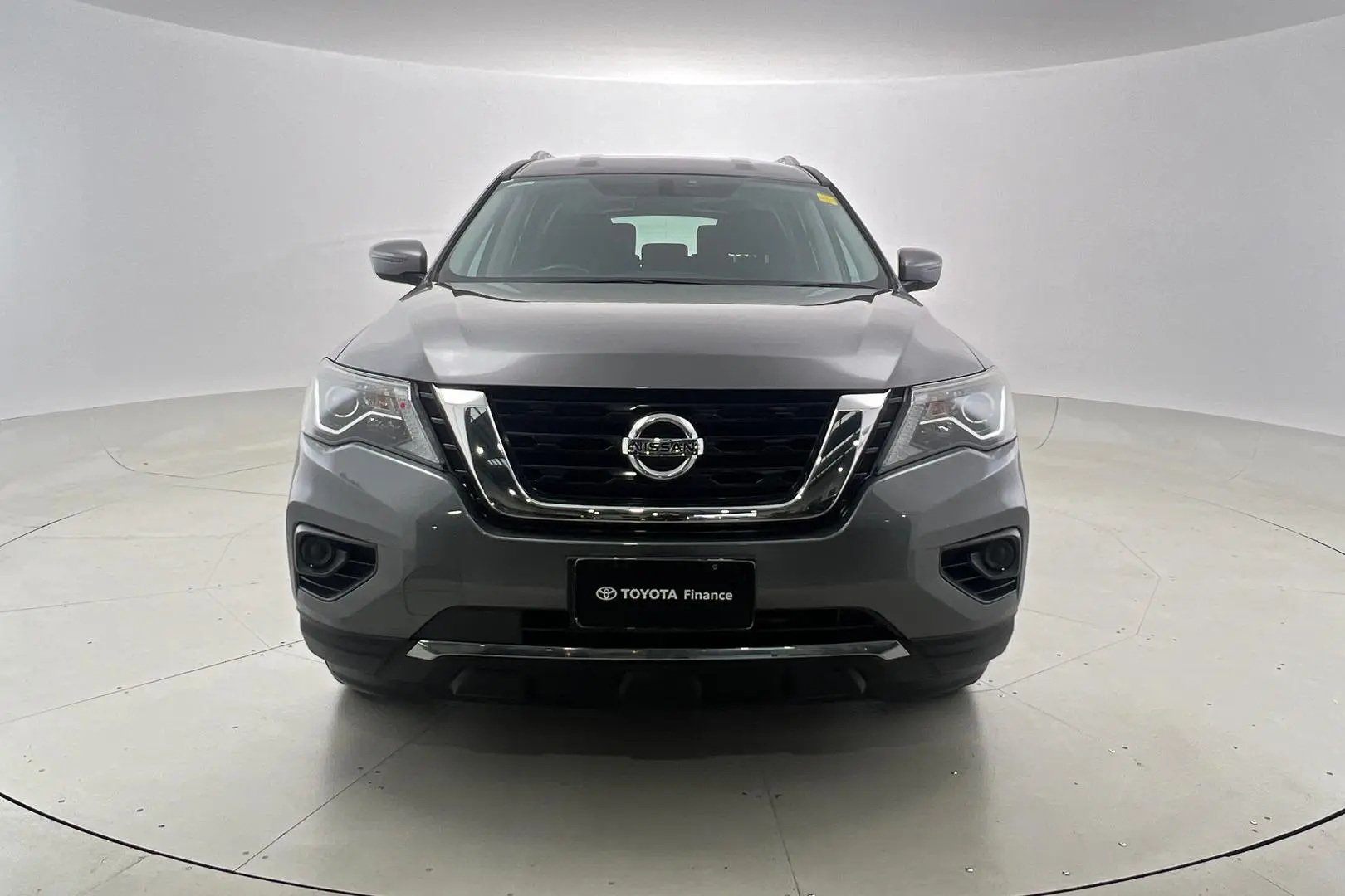 2017 Nissan Pathfinder Gallery Image 10