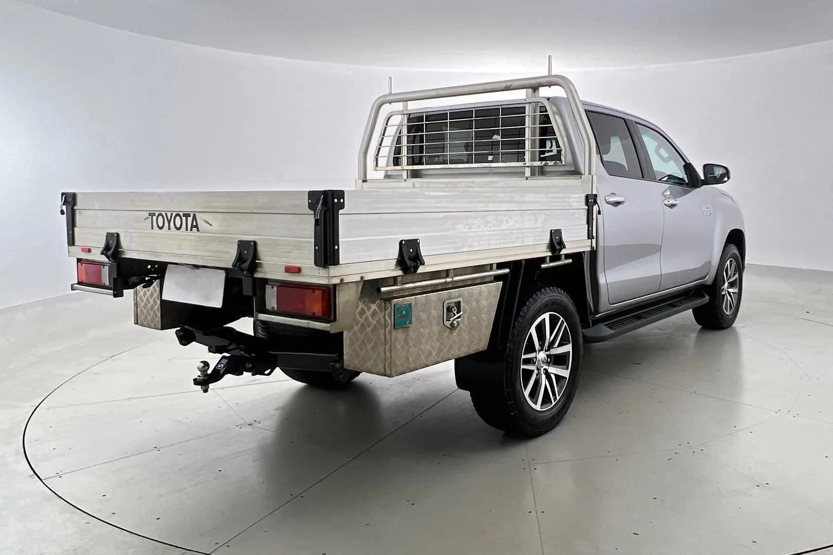 2018 Toyota Hilux Gallery Image 4