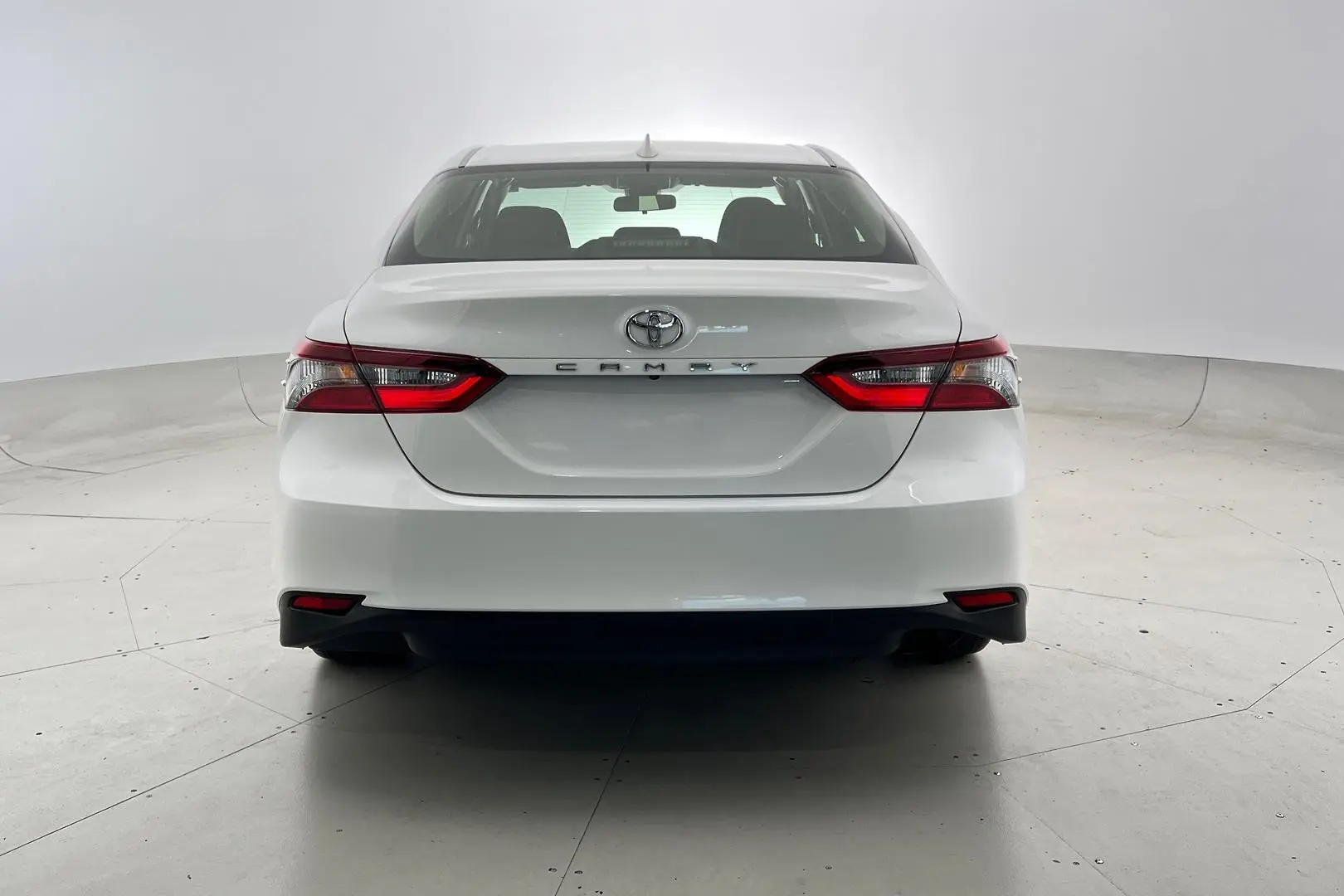 2024 Toyota Camry Gallery Image 3