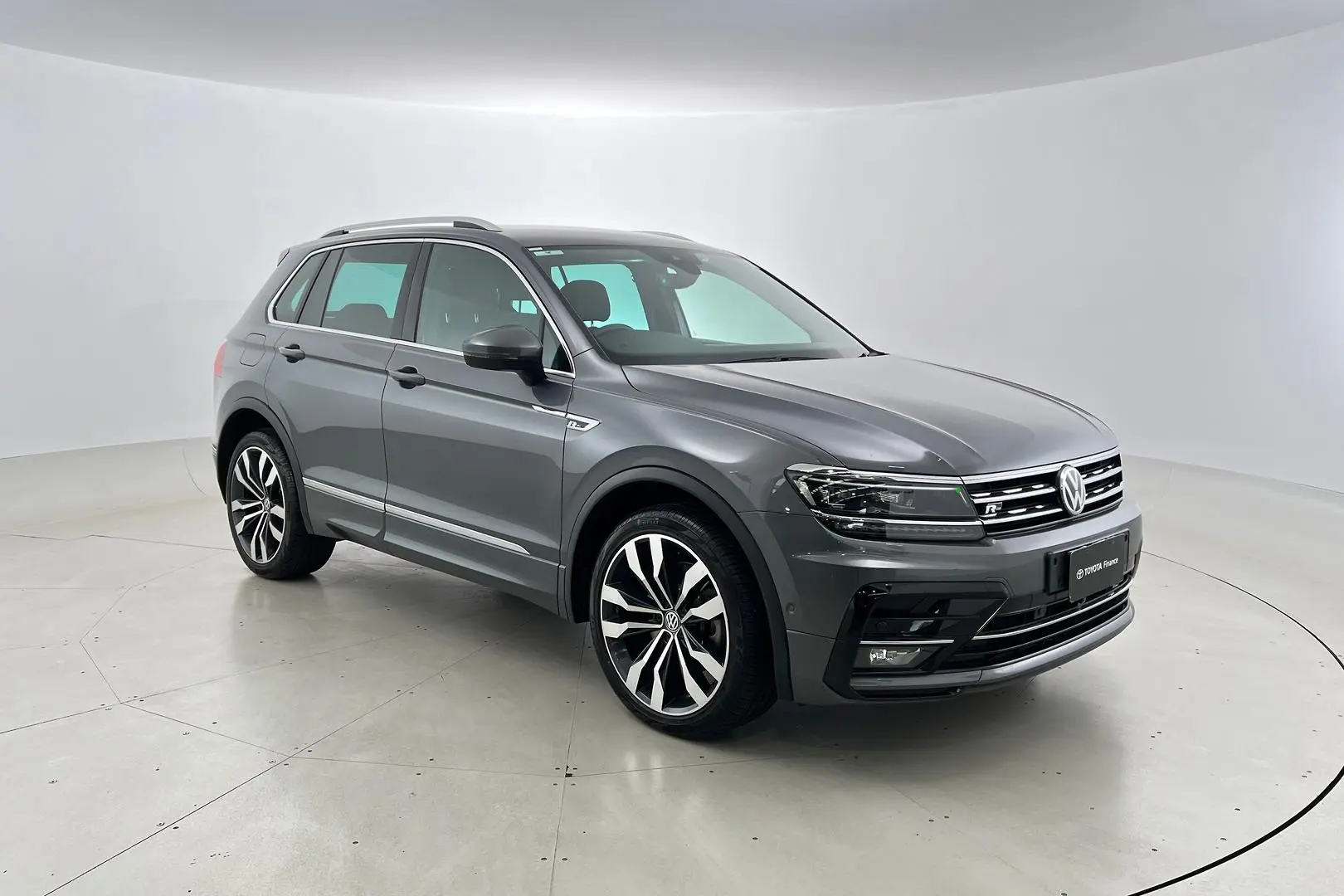 2020 Volkswagen Tiguan Gallery Image 1