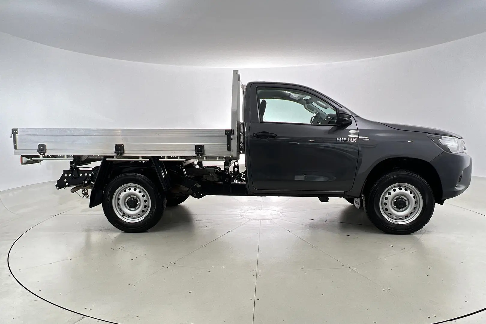 2022 Toyota Hilux Gallery Image 3
