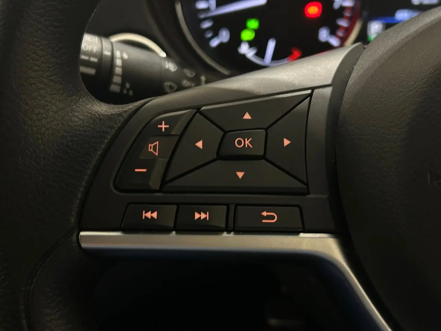 2020 Nissan X-TRAIL Gallery Image 19