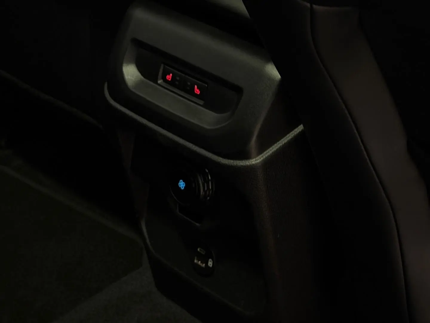 2024 Ford Everest Gallery Image 17