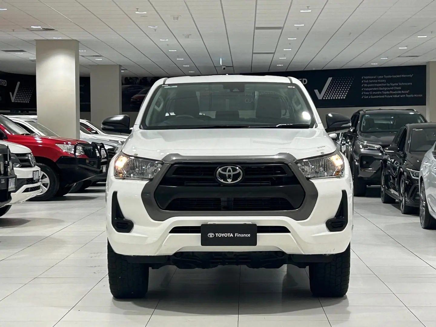 2022 Toyota Hilux Gallery Image 4