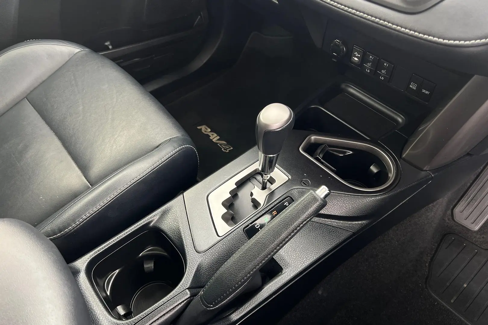 2018 Toyota RAV4 Gallery Image 14